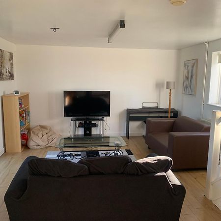 1 Bedroom Annex, Private Bathroom, Peaceful Area Claypits Екстериор снимка