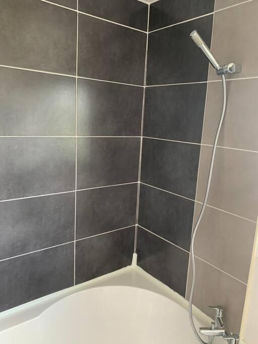 1 Bedroom Annex, Private Bathroom, Peaceful Area Claypits Екстериор снимка