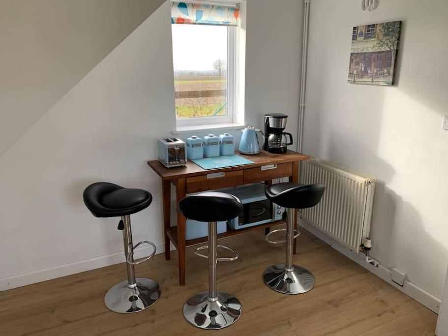 1 Bedroom Annex, Private Bathroom, Peaceful Area Claypits Екстериор снимка