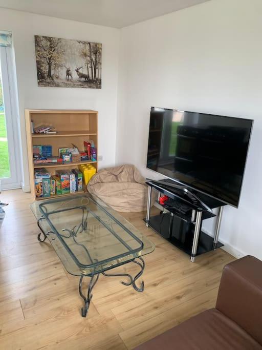 1 Bedroom Annex, Private Bathroom, Peaceful Area Claypits Екстериор снимка