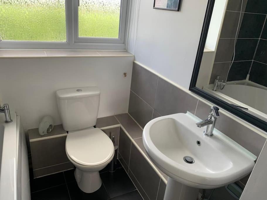 1 Bedroom Annex, Private Bathroom, Peaceful Area Claypits Екстериор снимка