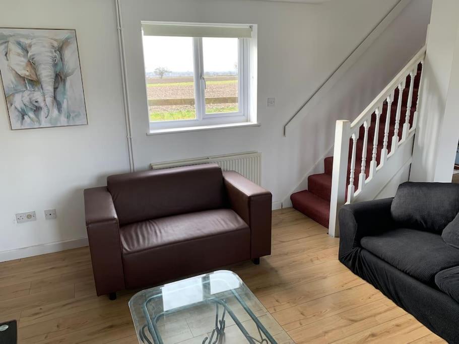 1 Bedroom Annex, Private Bathroom, Peaceful Area Claypits Екстериор снимка