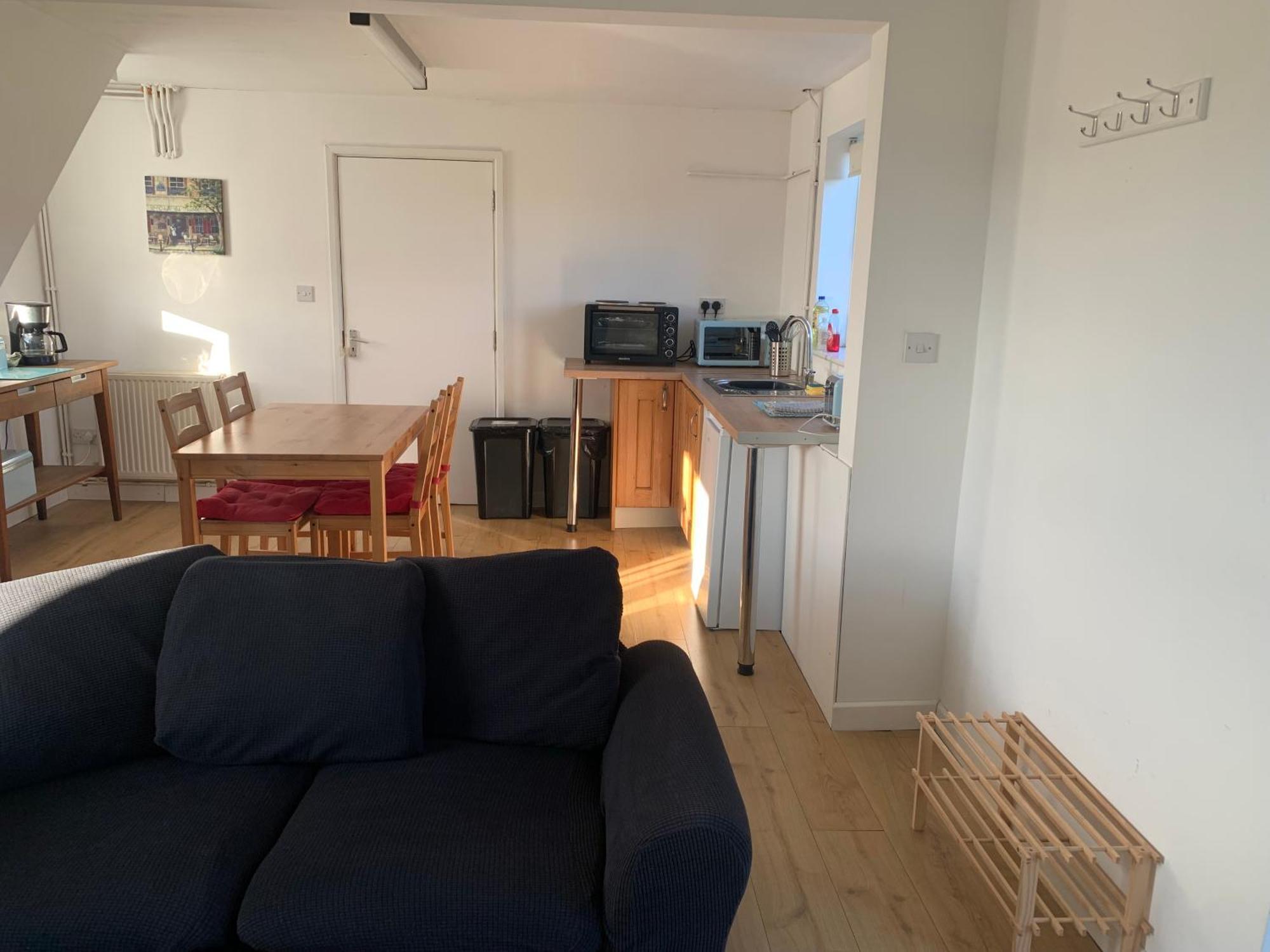 1 Bedroom Annex, Private Bathroom, Peaceful Area Claypits Екстериор снимка